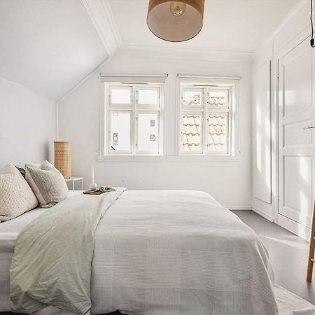 Beautiful Bergen House From 1790 Appartement Buitenkant foto