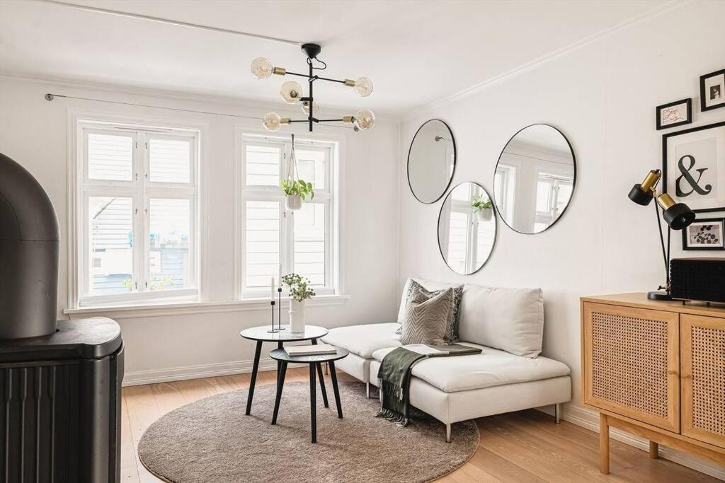 Beautiful Bergen House From 1790 Appartement Buitenkant foto